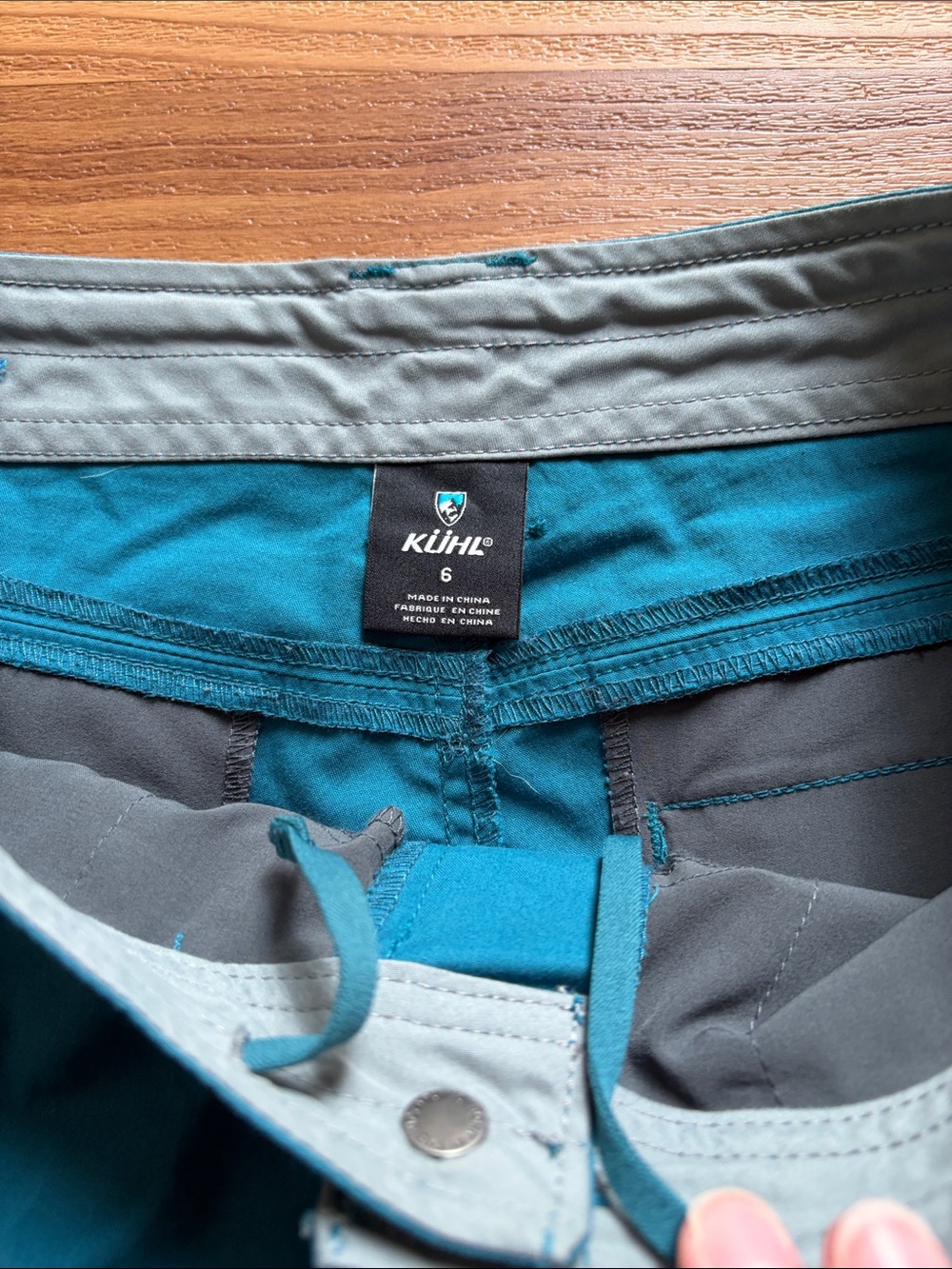 Kuhl women’s Spire hiking shorts teal Lagoon blue outdoors - Picture 3 of 7